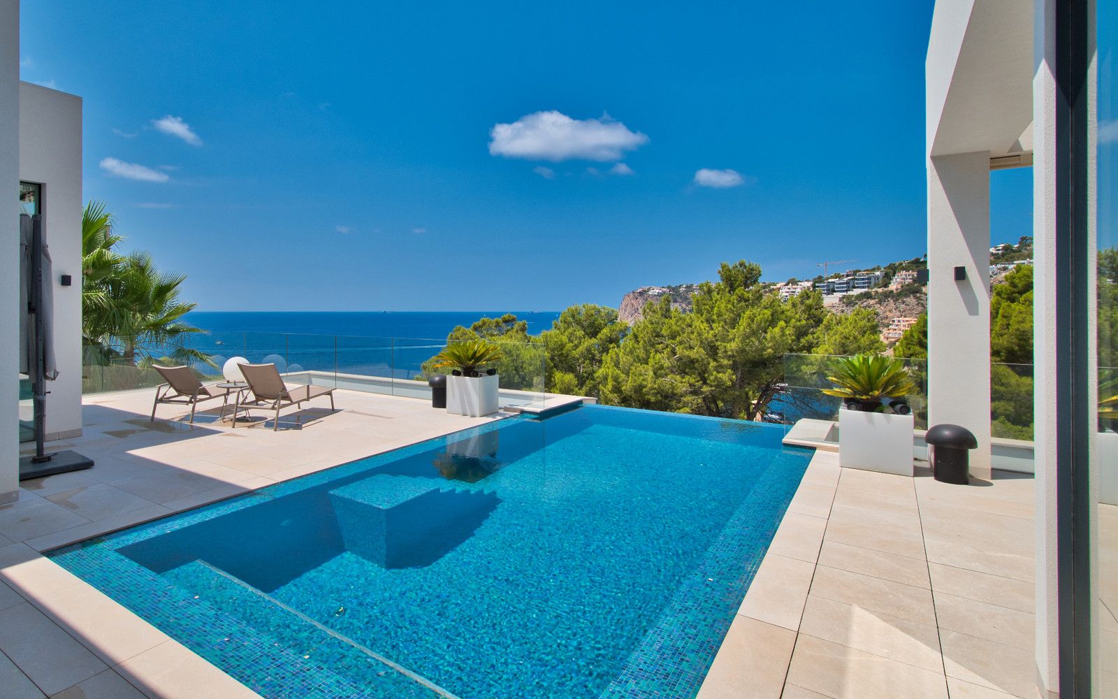 Luxus-Villa Mit Wunderschönem Meerblick In Cala Llamp - Andratx / Port ...