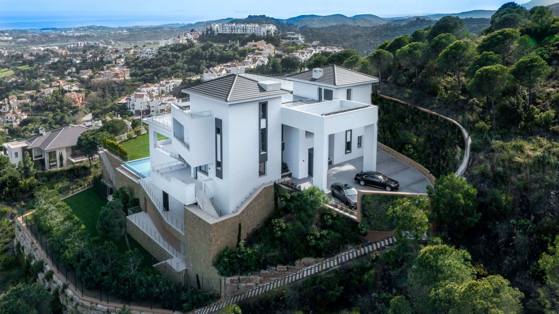 EINZIGARTIGE NEUBAU-LUXUSVILLA MIT ATEMBERAUBENDEM PANORAMABLICK ...